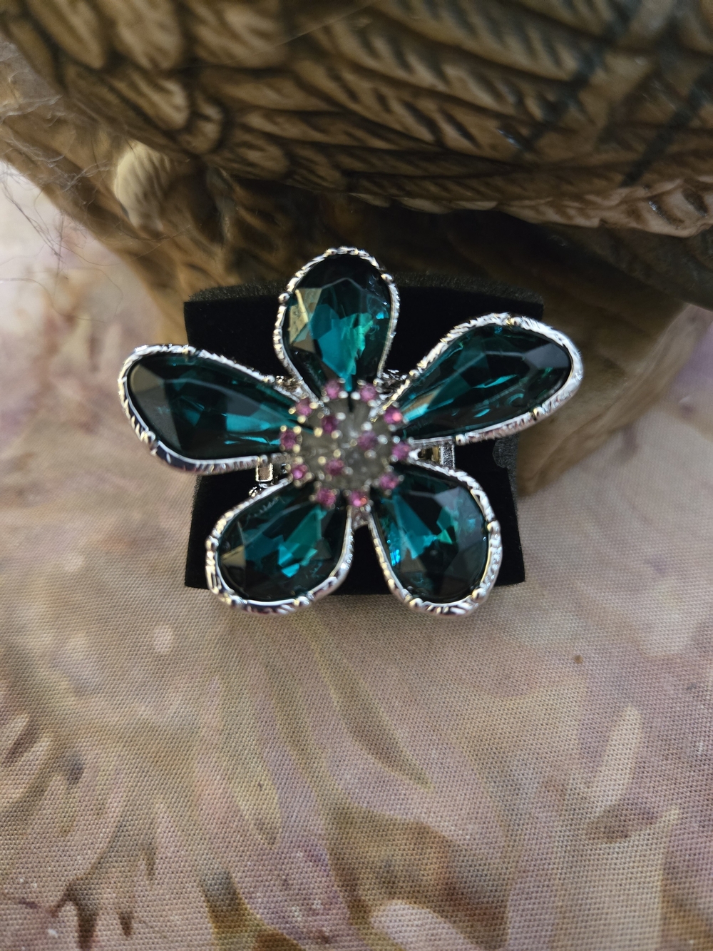 Emerald Teardrop Flower Brooch - Silver Tone